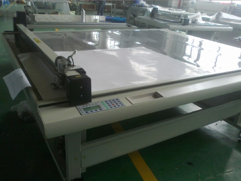 激光刀模繪圖機